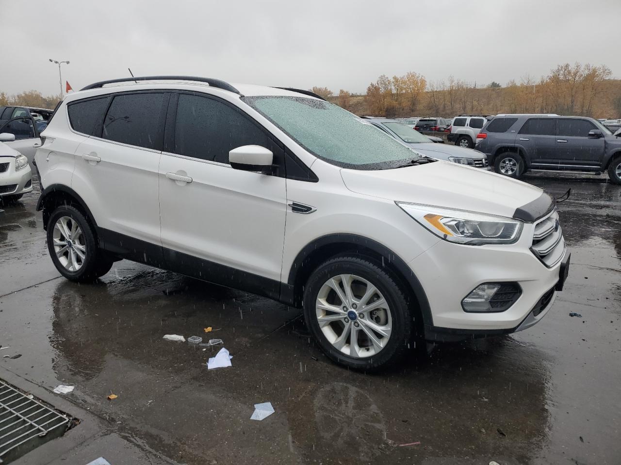 VIN 1FMCU9HD2JUB25195 2018 FORD ESCAPE no.4