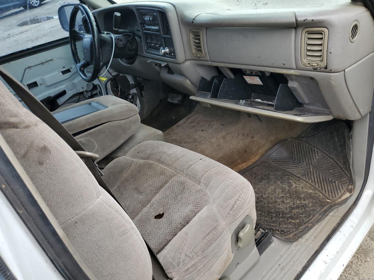 2000 Chevrolet Silverado C1500 VIN: 2GCEC19V8Y1193077 Lot: 73562374