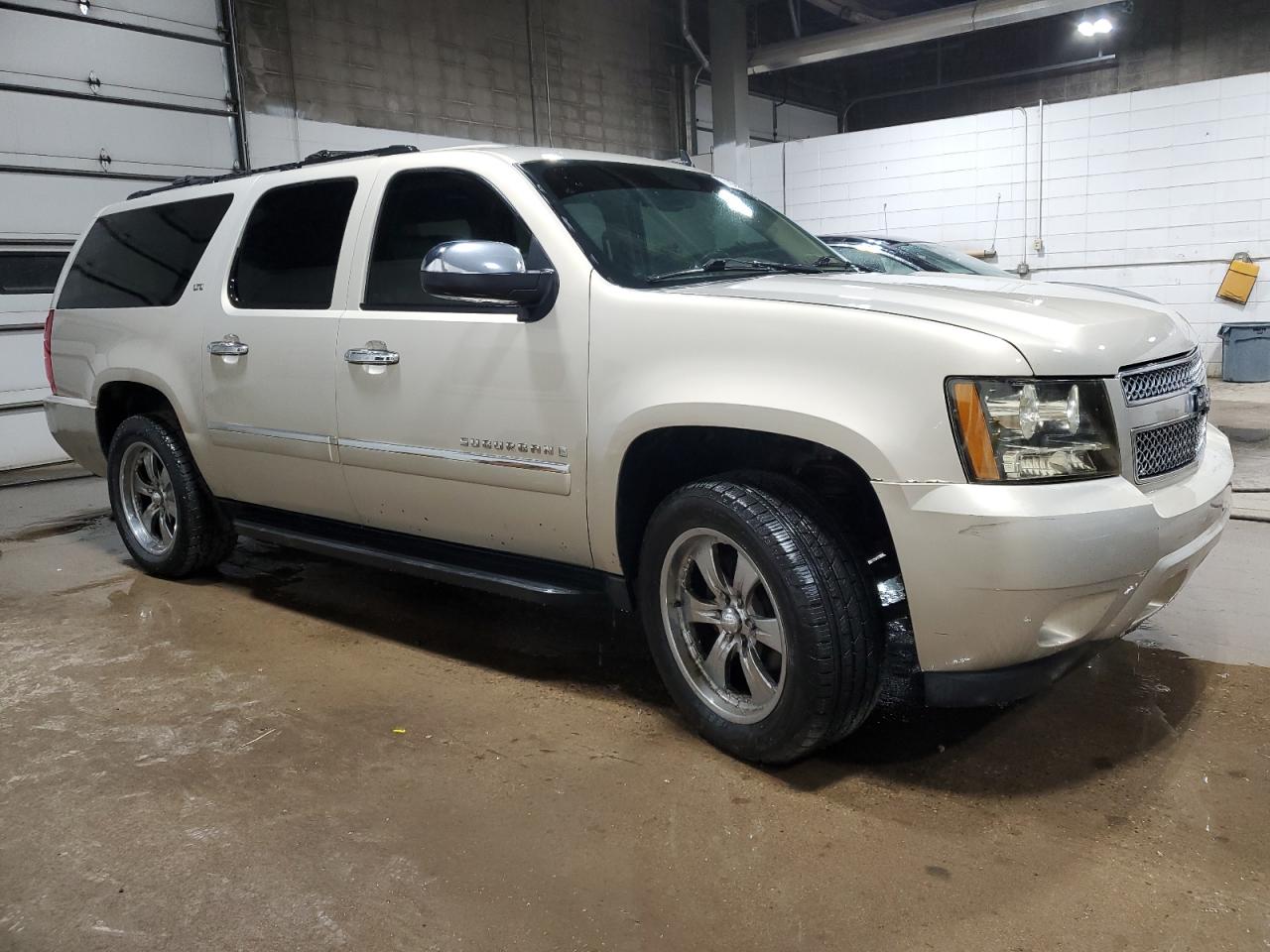 2009 Chevrolet Suburban - Image 4