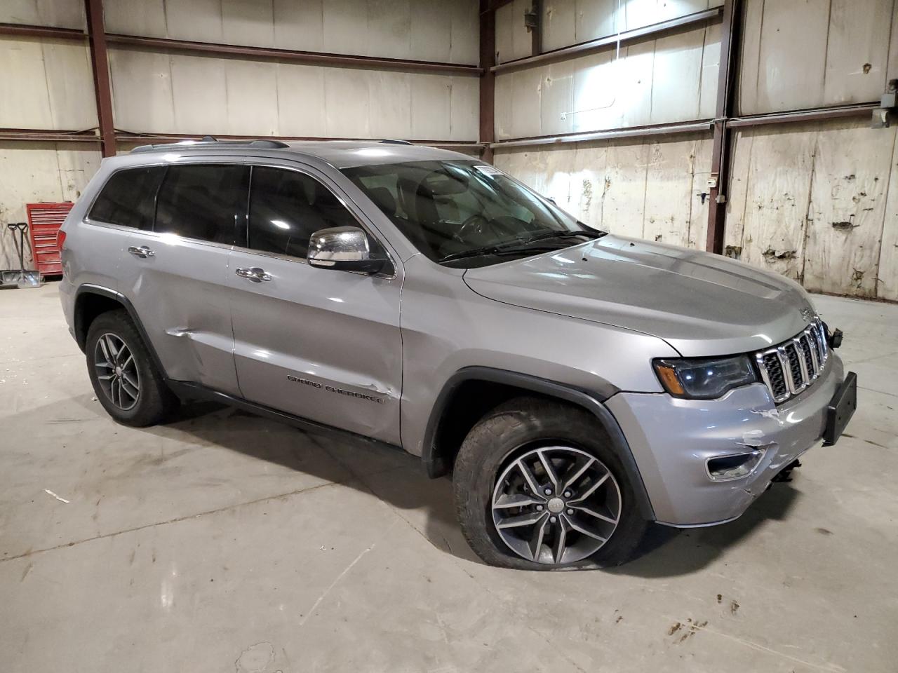 2017 Jeep Grand Cherokee - Image 4