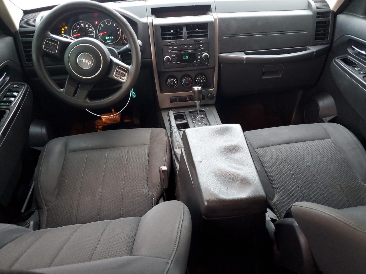 2012 Jeep Liberty (North America) - Image 8