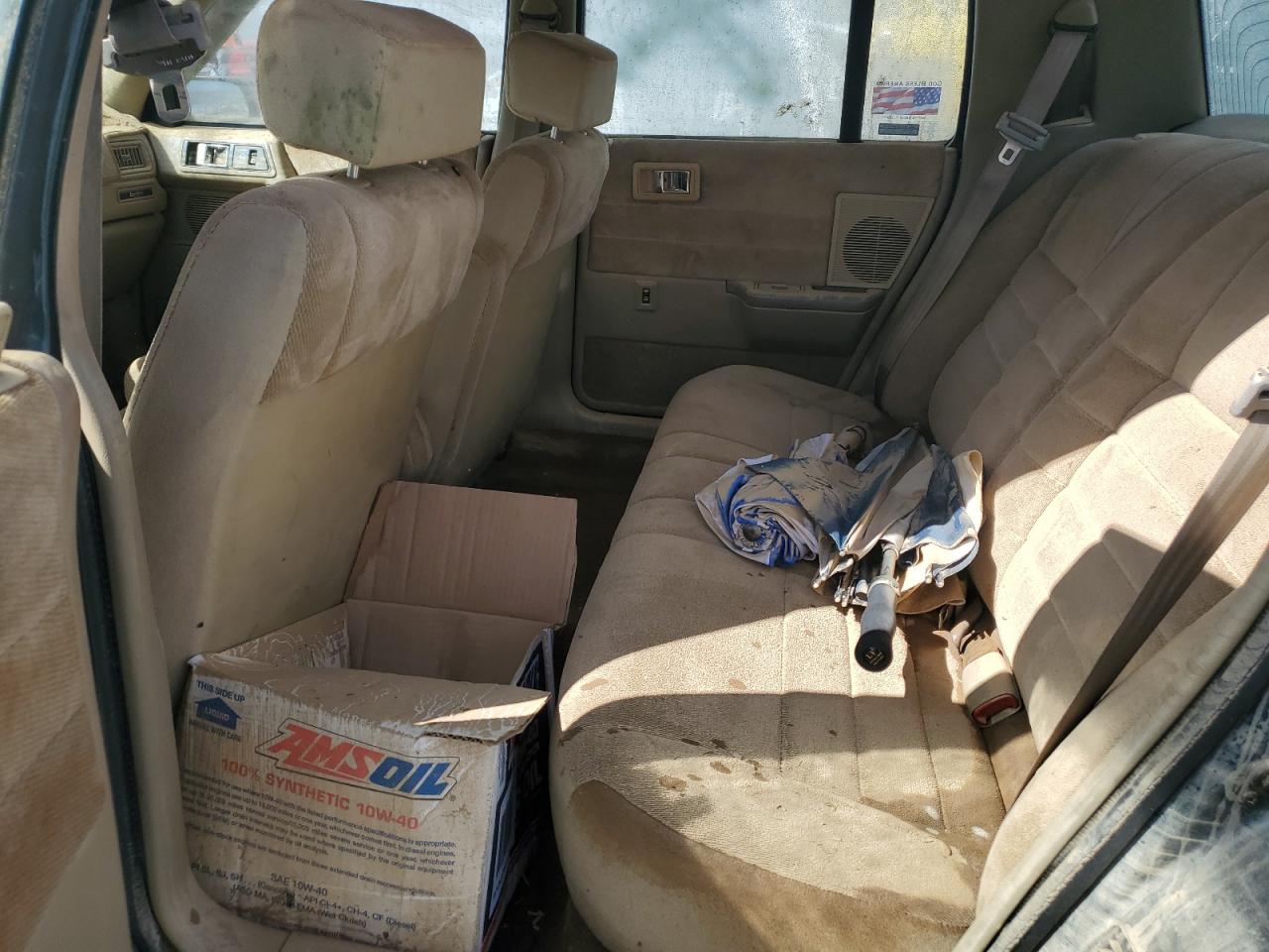 1993 Plymouth Acclaim - Image 10