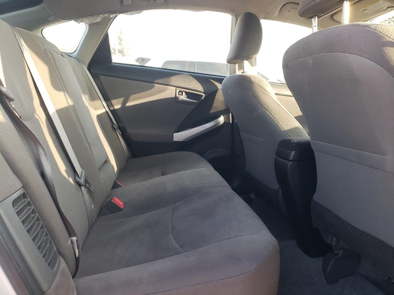 2015 Toyota Prius - Image 10