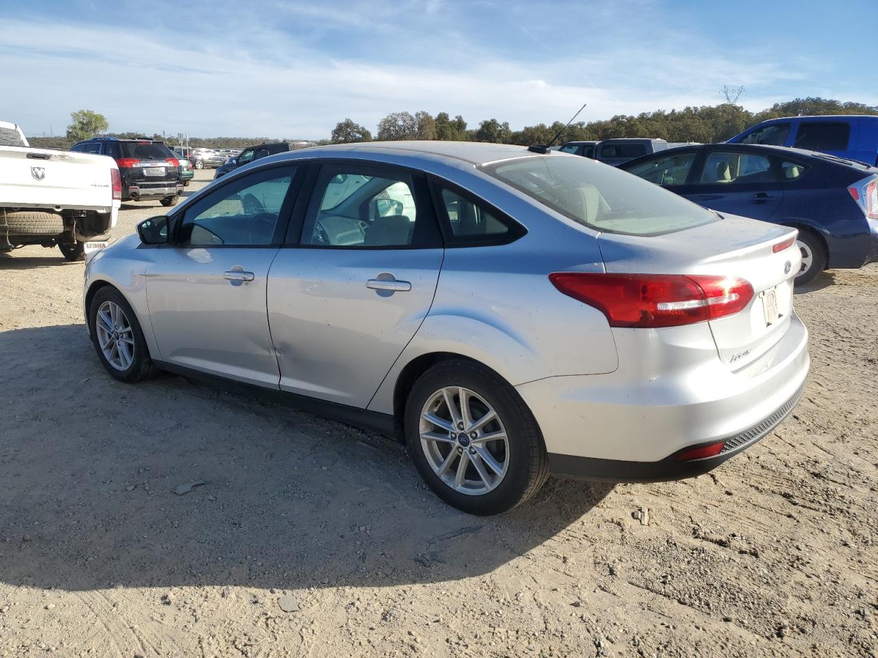 1FADP3F26JL252638 2018 FORD FOCUS - Image 2