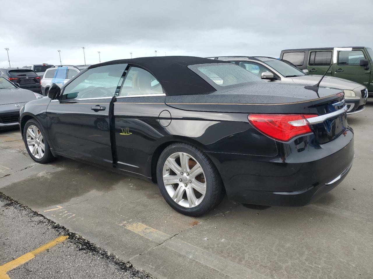 2012 Chrysler 200 - Image 2