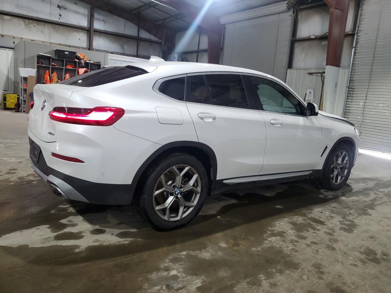 2024 BMW X4 - Image 3
