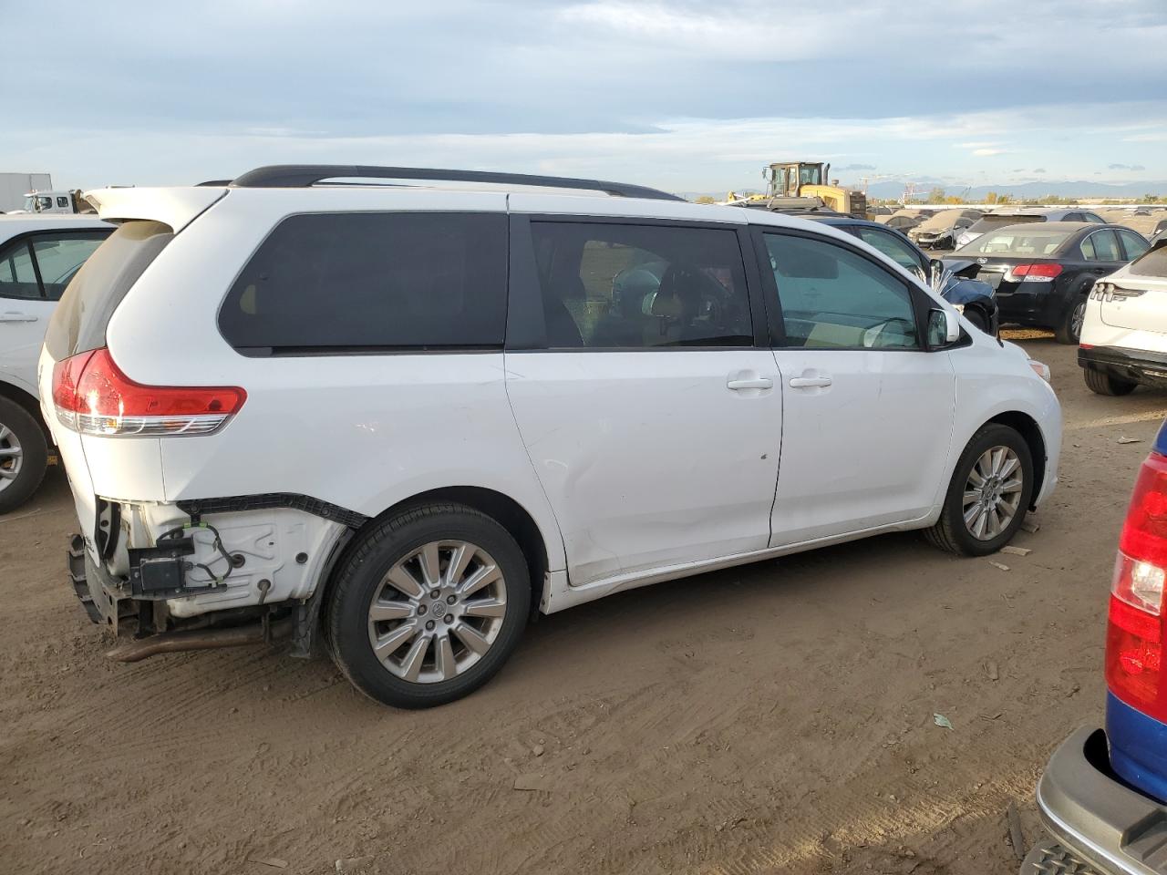 2014 Toyota Sienna Xle VIN: 5TDDK3DC4ES072163 Lot: 76695274