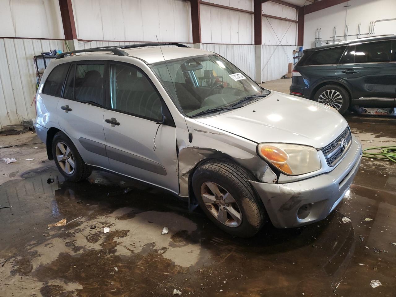 2004 Toyota RAV 4 - Image 4