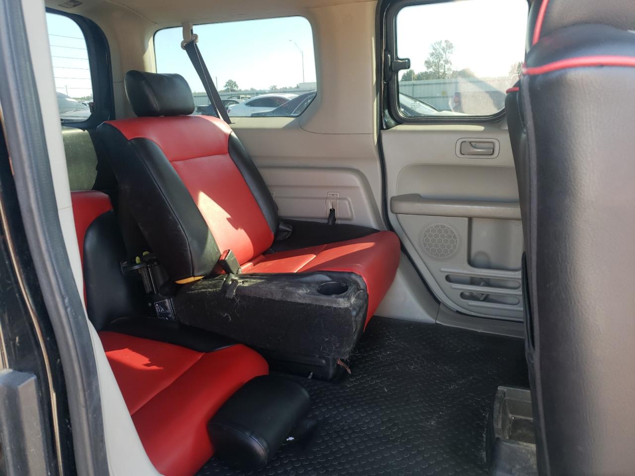 2010 Honda Element - Image 11