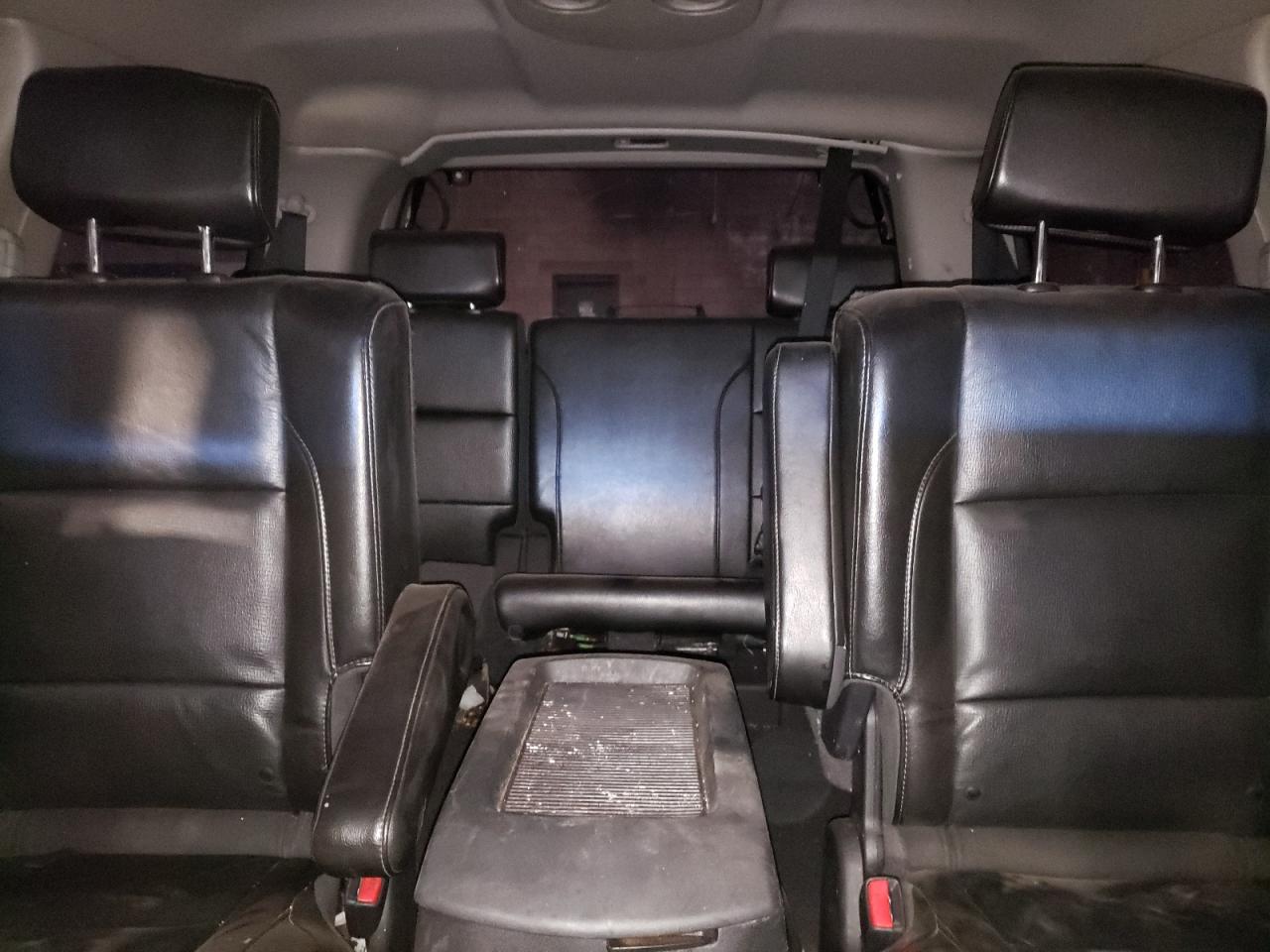 2010 Nissan Armada - Image 10