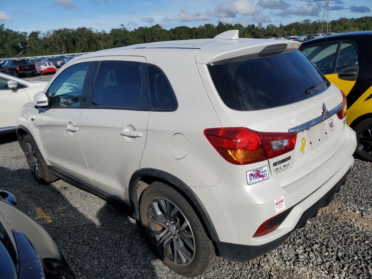 2018 Mitsubishi Outlander - Image 2