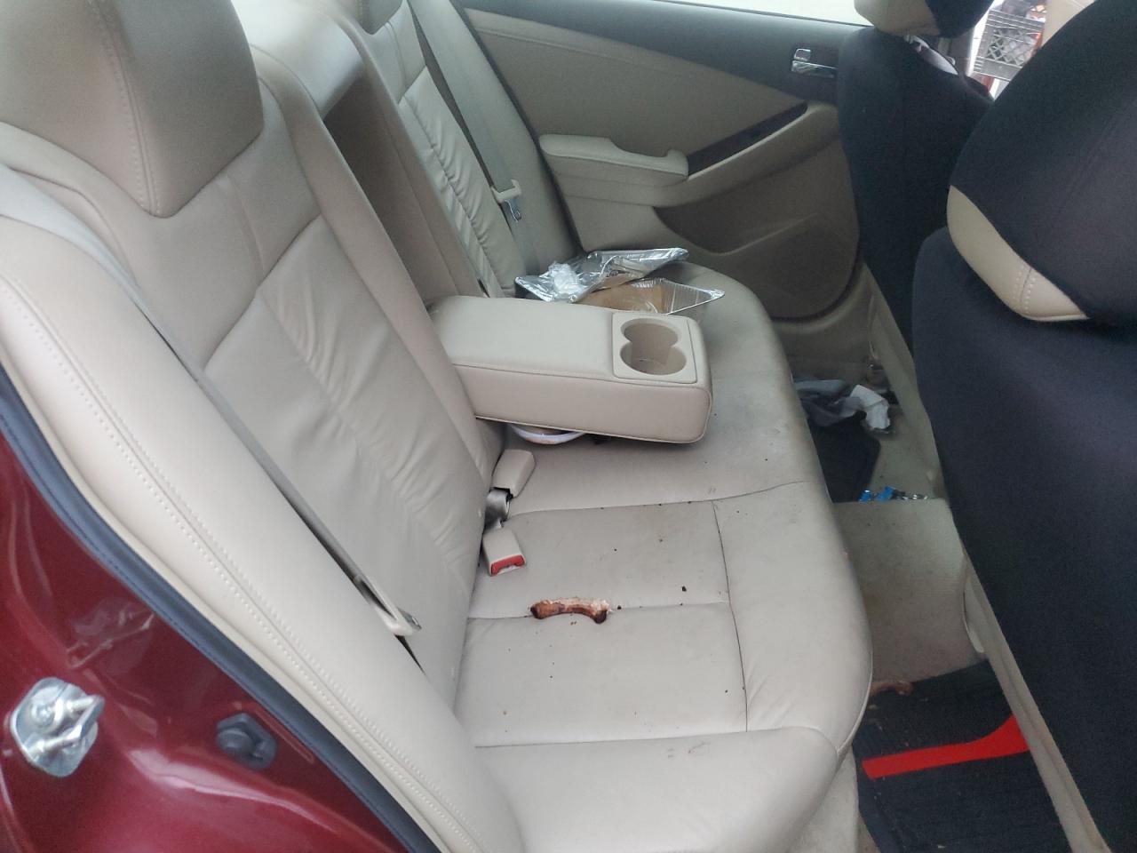 2011 Nissan Altima - Image 10