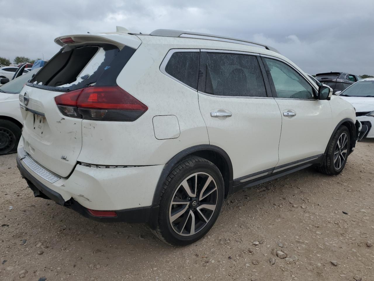 2020 Nissan Rogue - Image 3