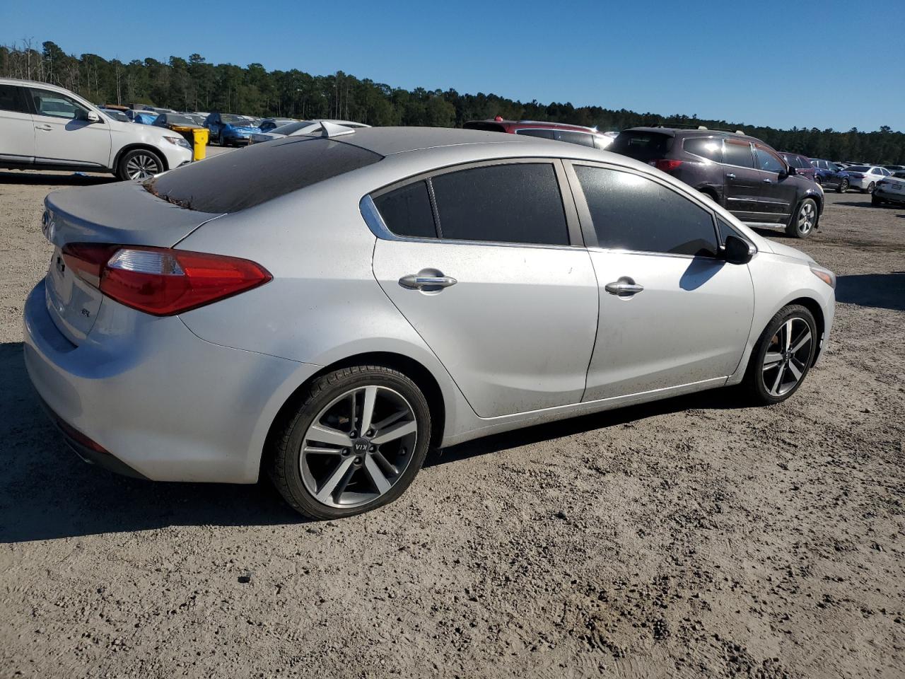 2017 Kia Forte - Image 3