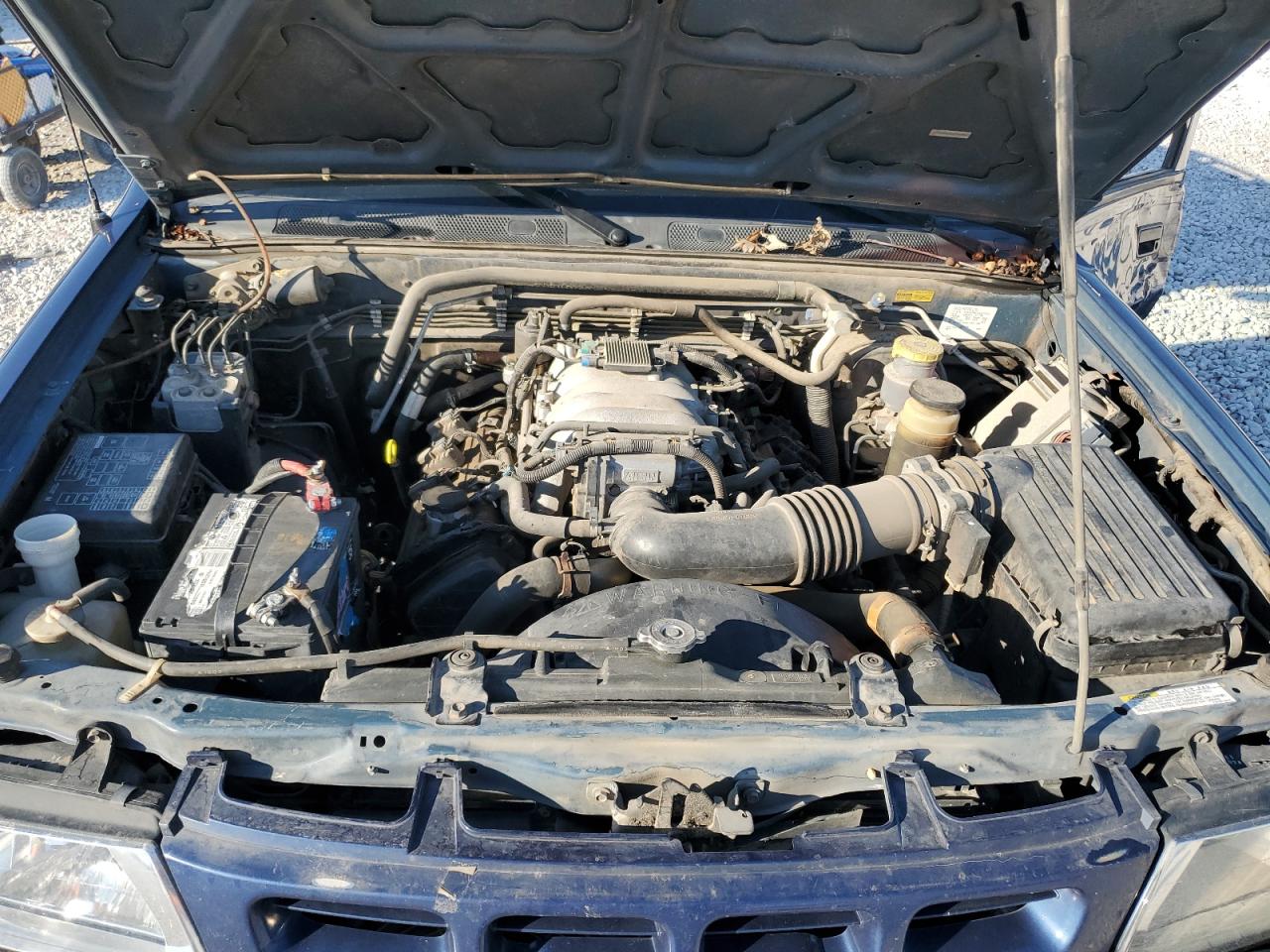 2002 Isuzu Rodeo - Image 11