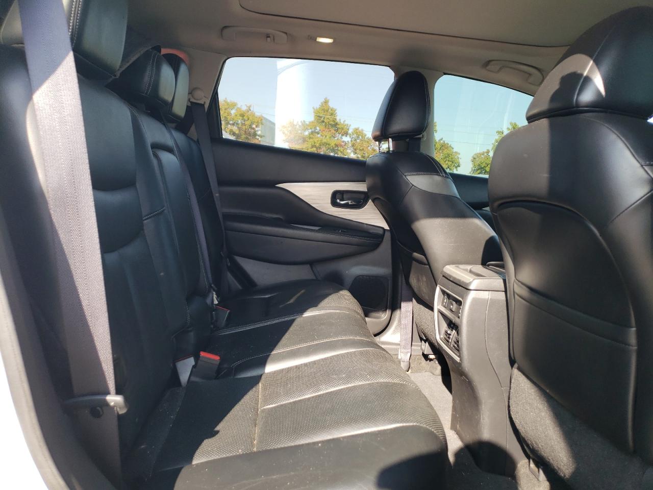 2015 Nissan Murano - Image 11