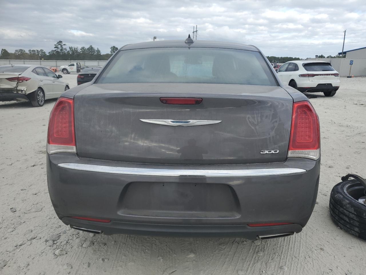 2016 Chrysler 300 - Image 6