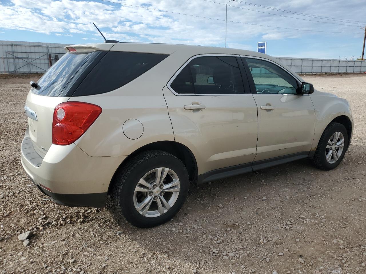 2015 Chevrolet Equinox - Image 3