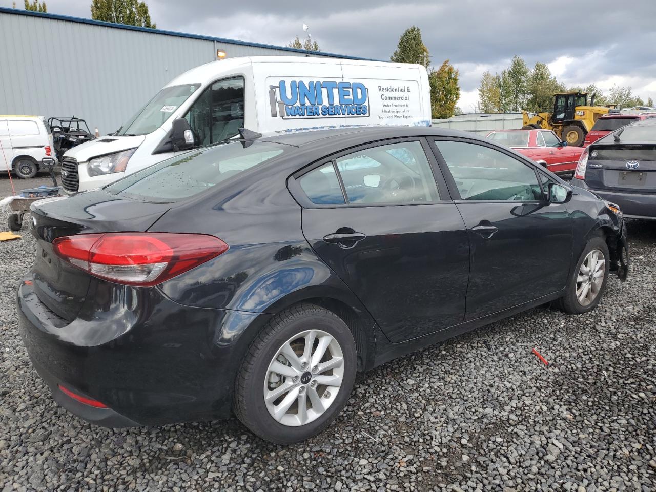 VIN 3KPFL4A70HE151430 2017 KIA FORTE no.3