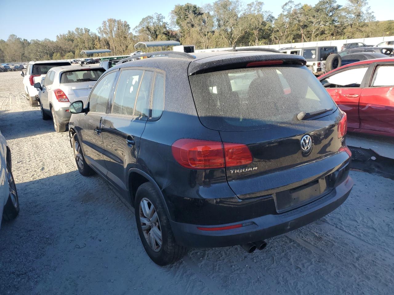 2016 Volkswagen Tiguan - Image 2