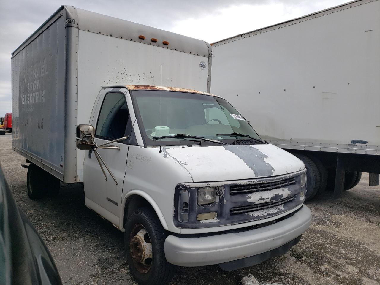 2001 Chevrolet Express - Image 4