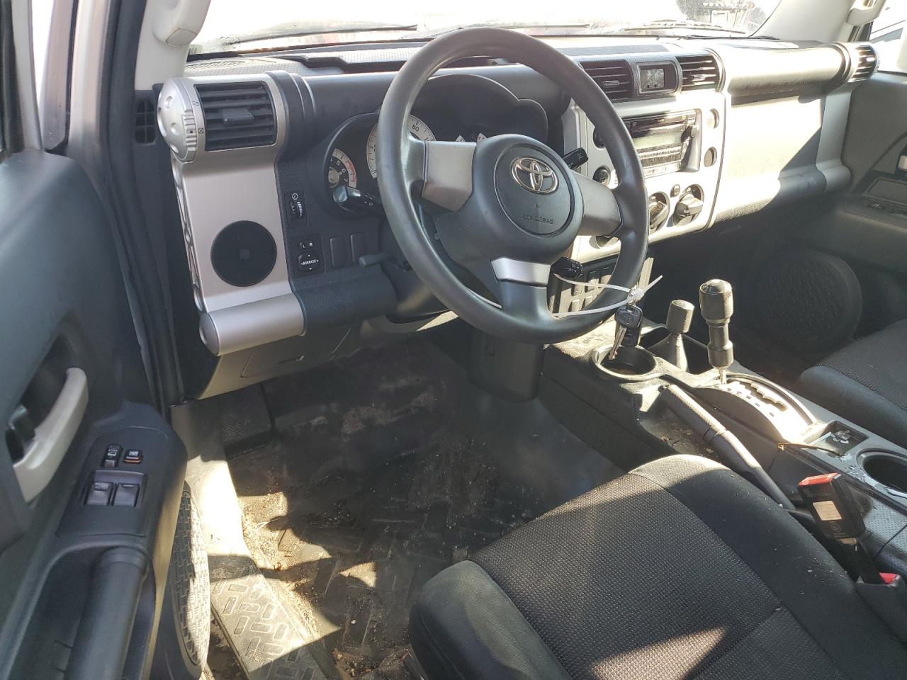 2007 Toyota FJ Cruiser - Image 8