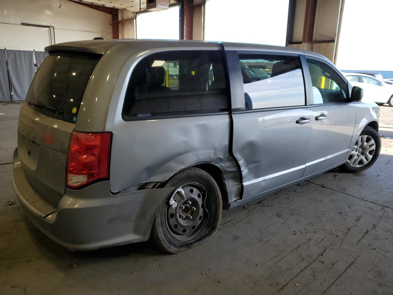 2018 Dodge Caravan - Image 3