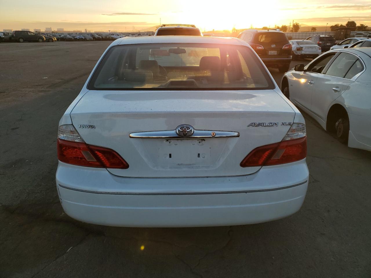 2004 Toyota Avalon Xl VIN: 4T1BF28B44U350783 Lot: 73812404