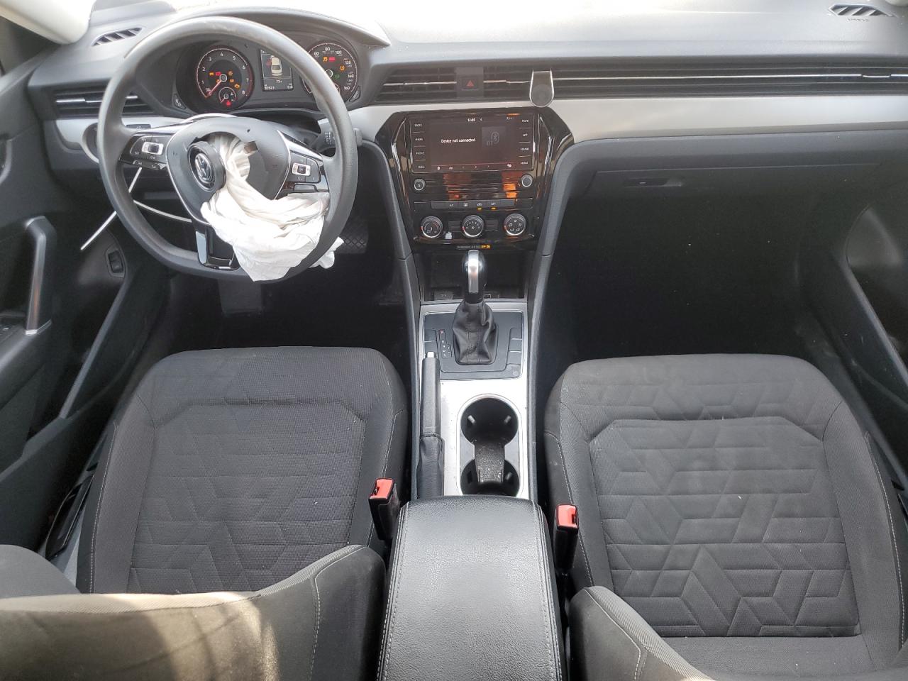 2020 Volkswagen Passat - Image 8