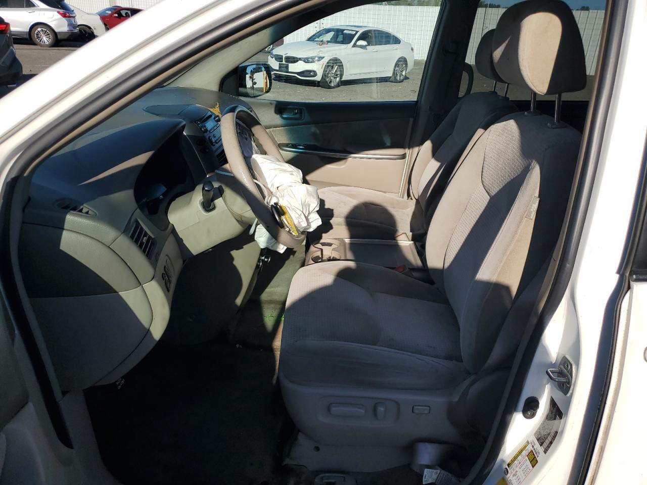 2008 Toyota Sienna - Image 7