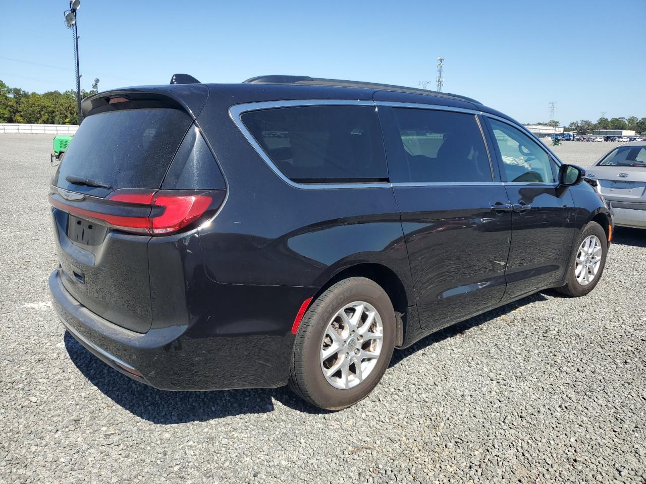 2022 Chrysler Pacifica - Image 3