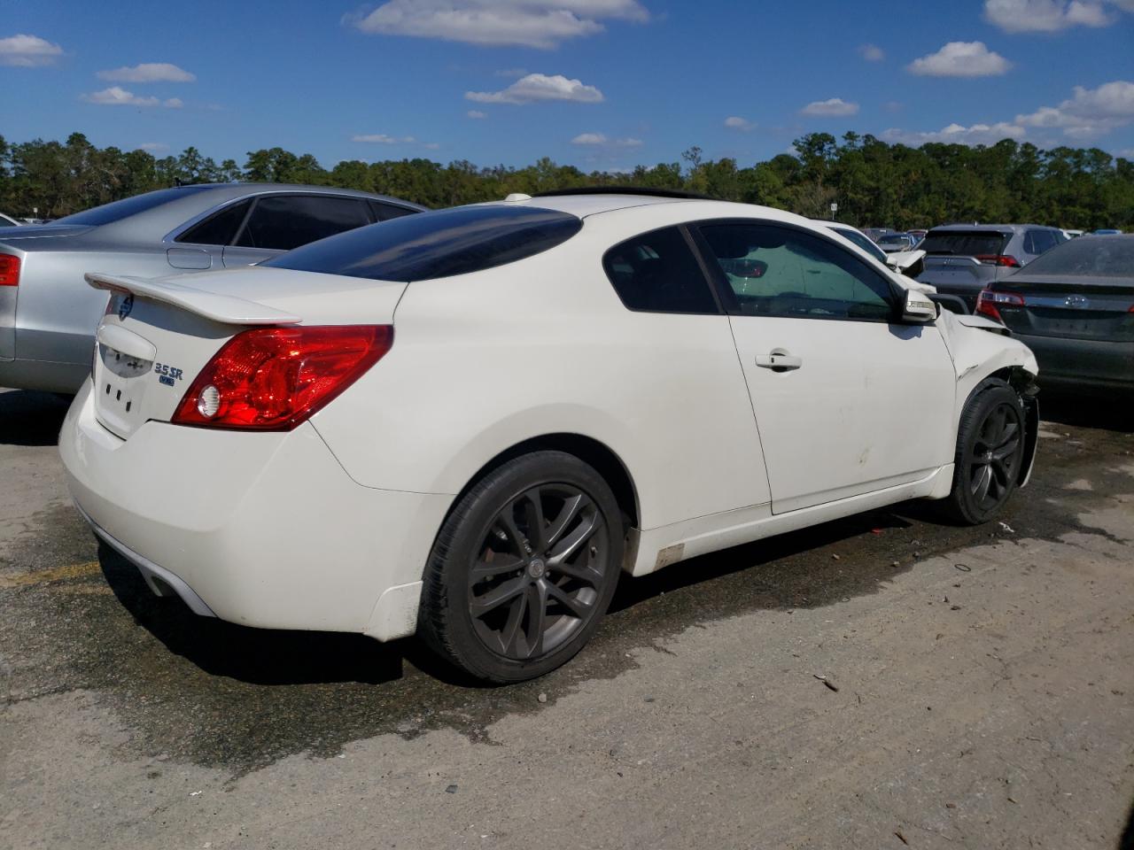 2010 Nissan Altima - Image 3