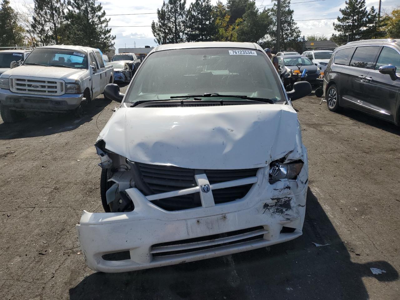 2005 Dodge Caravan - Image 5