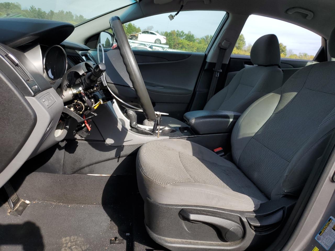 2011 Hyundai Sonata - Image 7