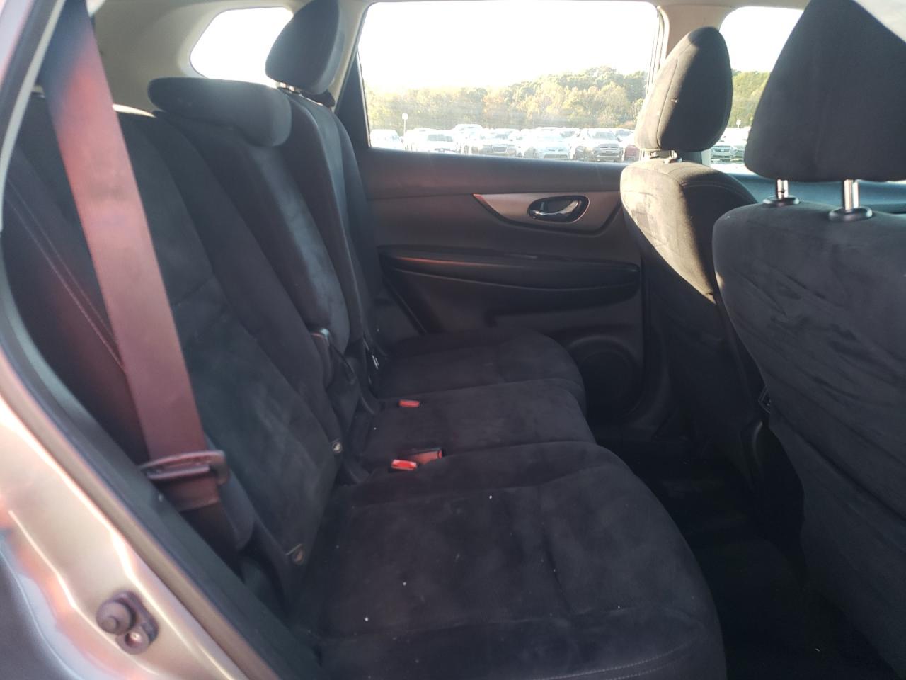 2016 Nissan Rogue - Image 11
