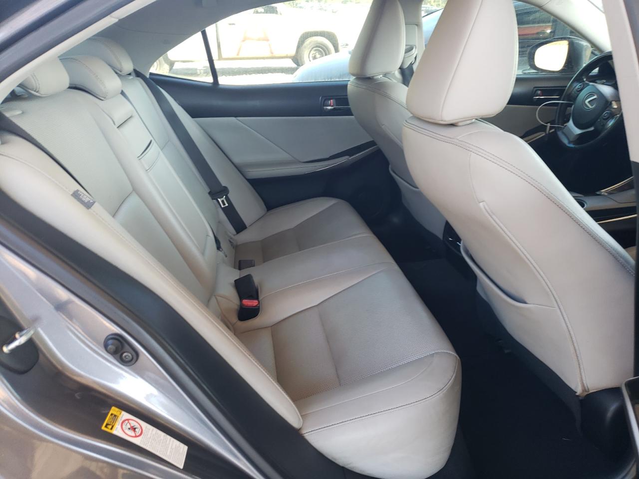 2015 Lexus IS - Image 10