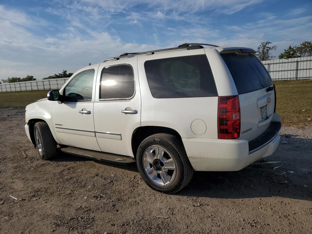 2010 Chevrolet Tahoe - Image 2