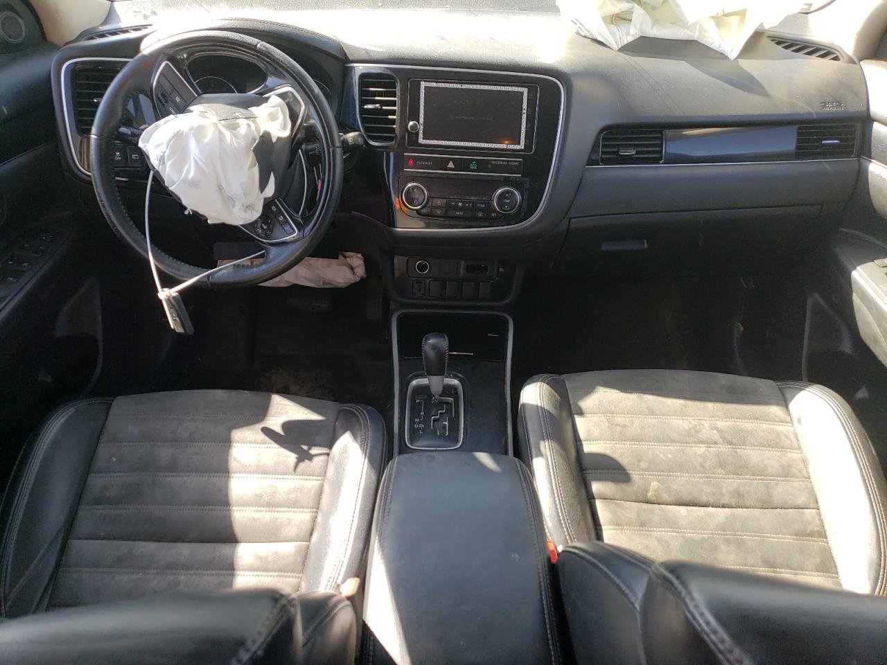 JA4AD3A39KZ035020 2019 Mitsubishi Outlander Se