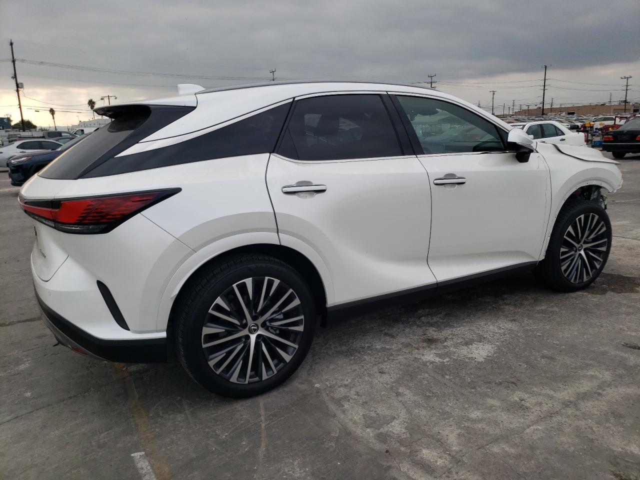 2024 Lexus RX - Image 3