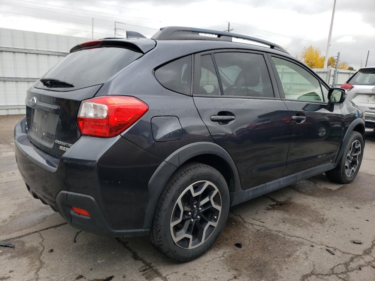2016 Subaru XV - Image 3