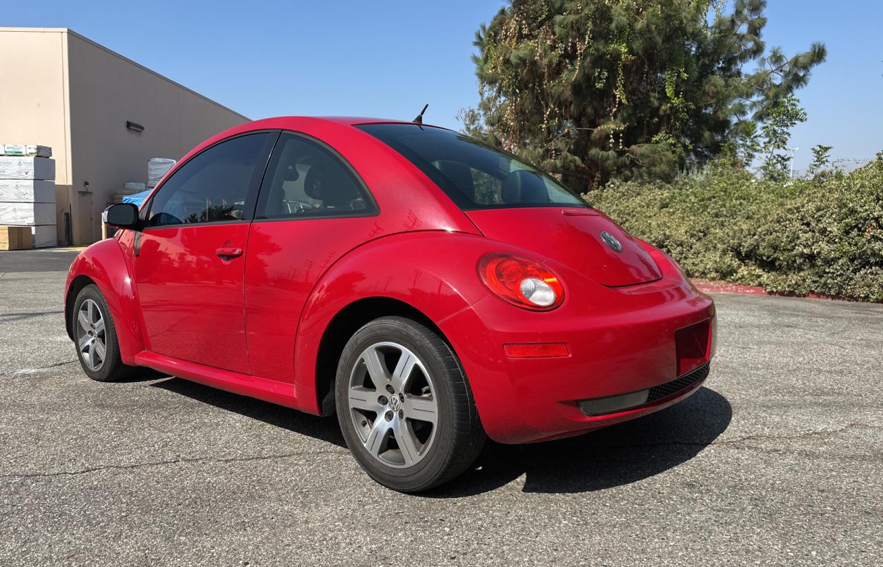 2006 Volkswagen New Beetle 2.5L Option Package 1 VIN: 3VWRG31C86M400811 Lot: 75905554