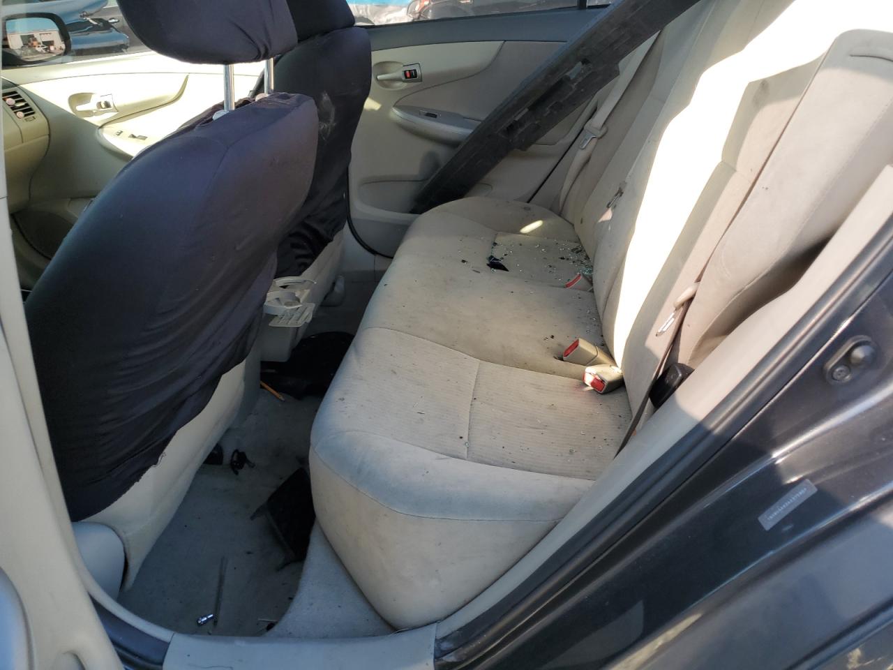 2010 Toyota Corolla - Image 11