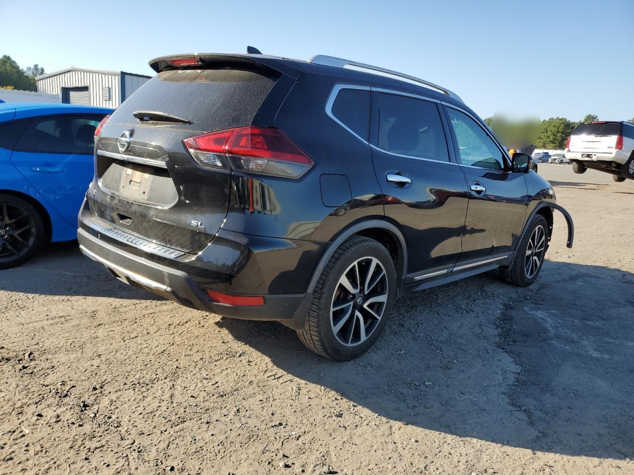 2018 Nissan Rogue - Image 3
