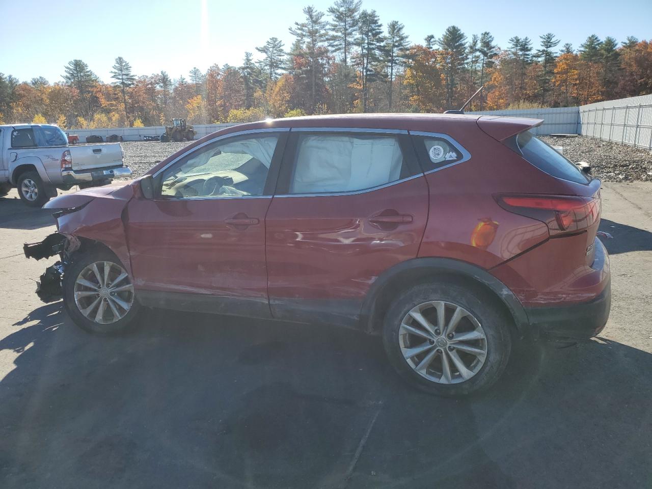 2017 Nissan Rogue - Image 2