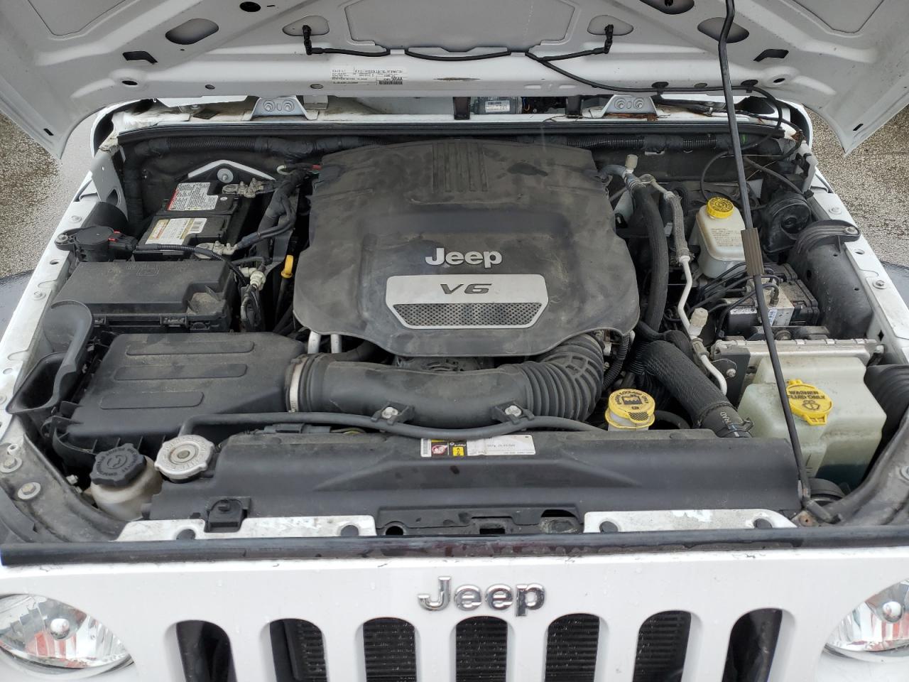 1C4BJWDG0GL341732 2016 Jeep Wrangler Unlimited Sport