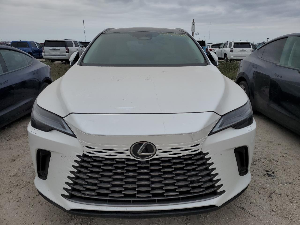 2024 Lexus RX - Image 5