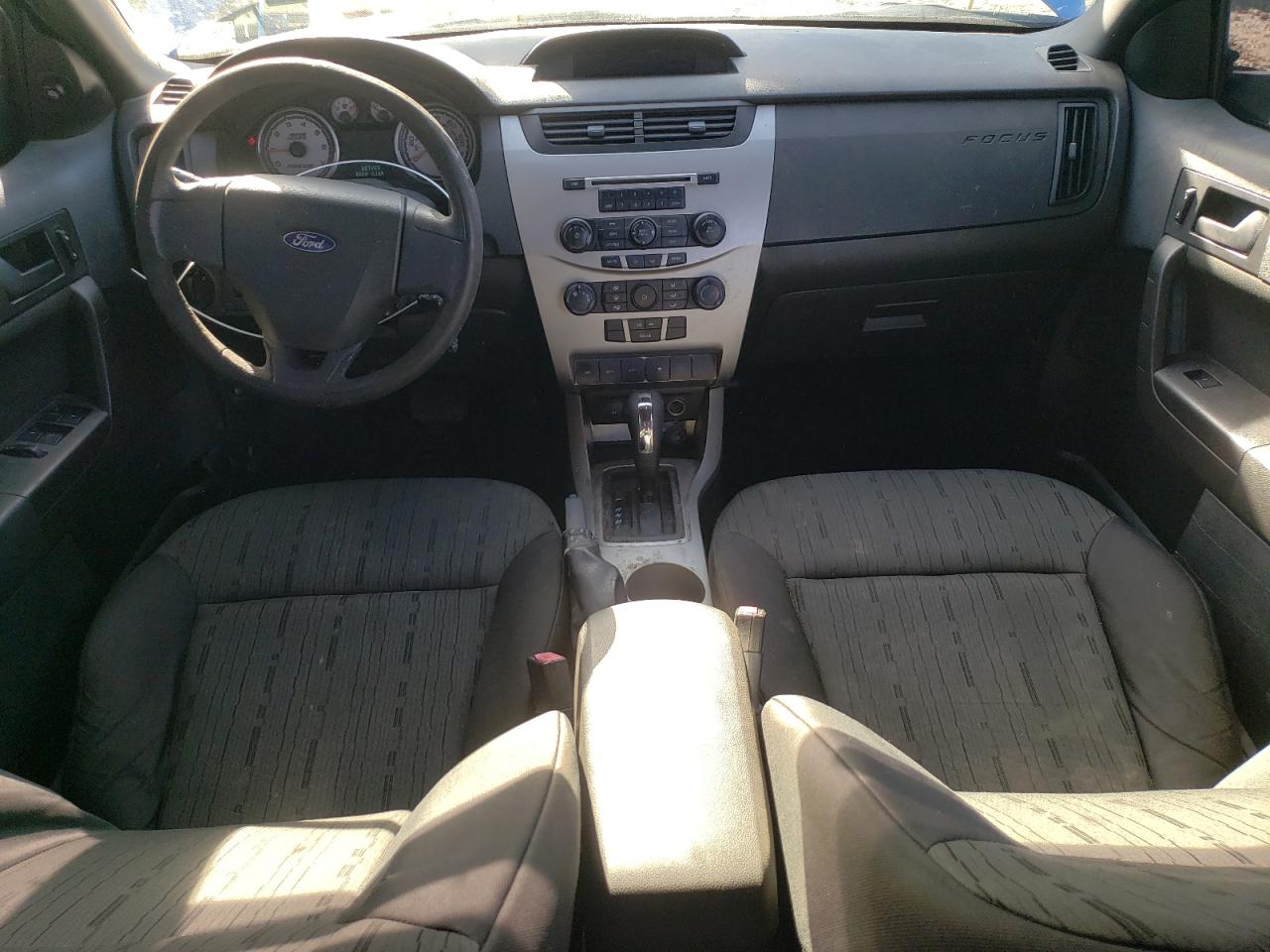 2010 Ford Focus - Image 8