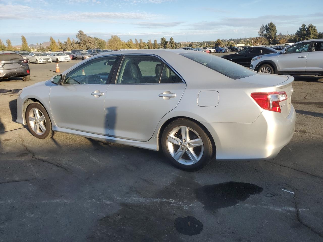 VIN 4T1BF1FK4EU770378 2014 TOYOTA CAMRY no.2