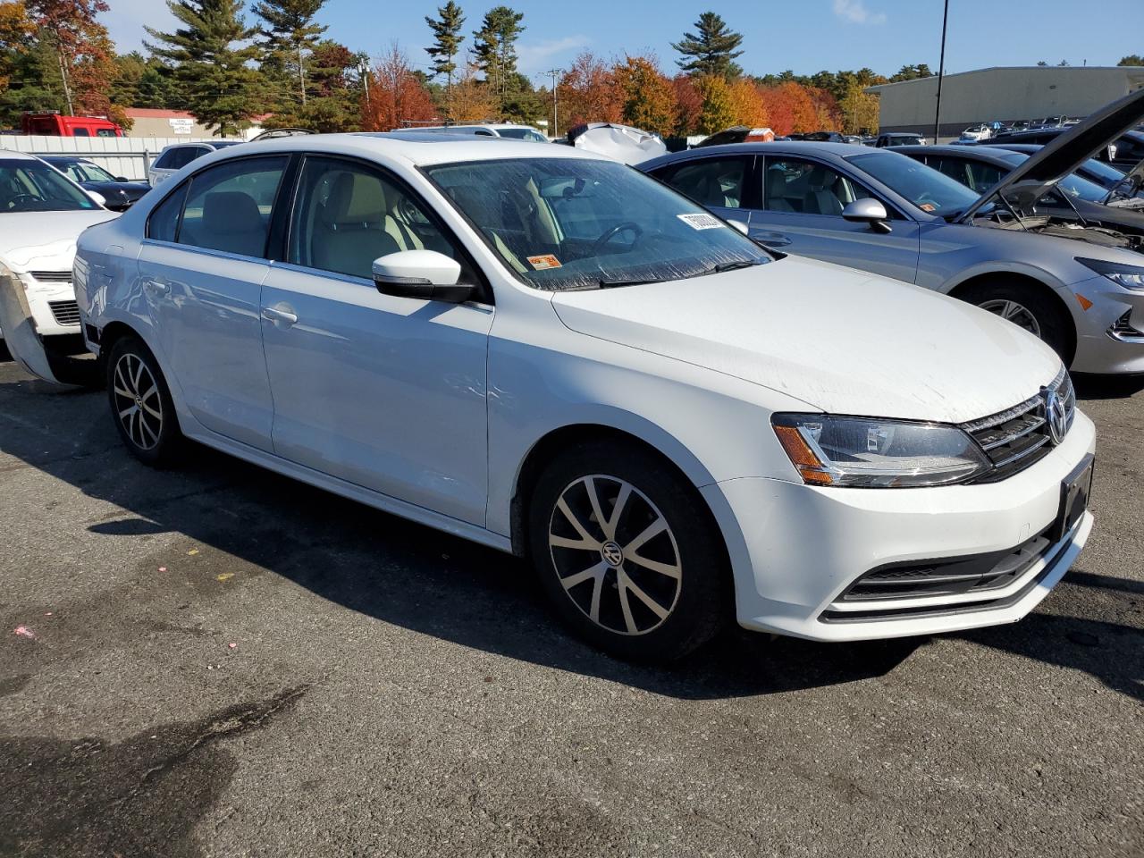 2017 Volkswagen Jetta - Image 4