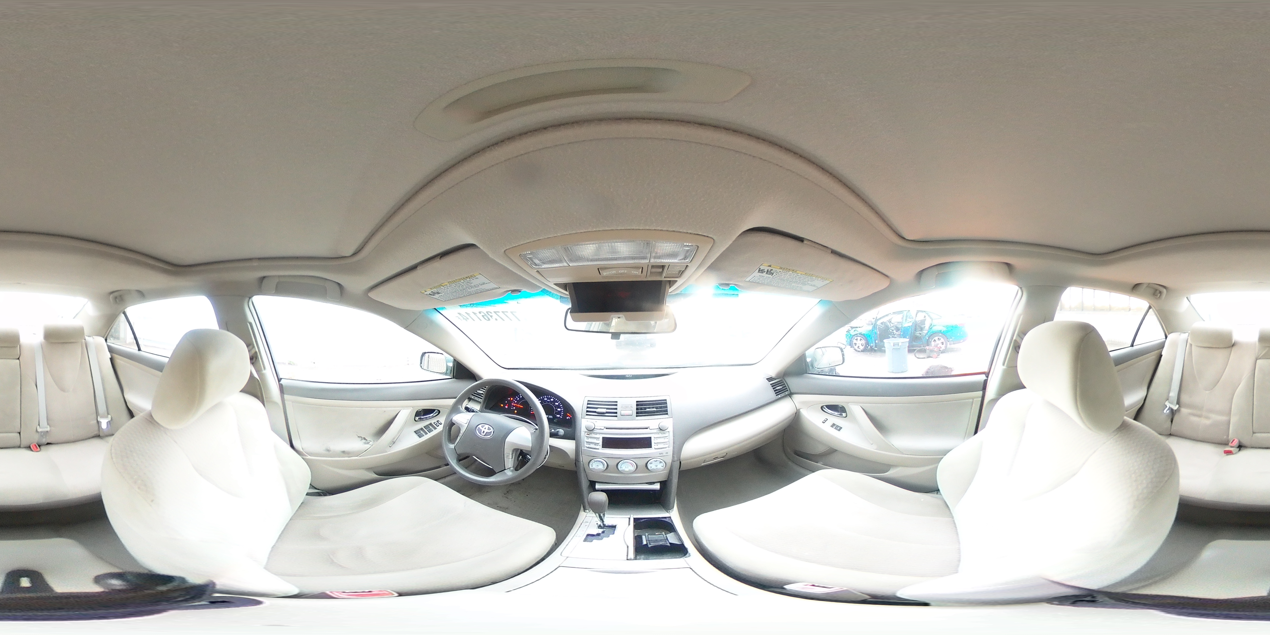 2010 Toyota Camry - Image 13